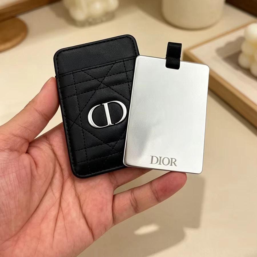 Dior Dior’s Bag Multi-function - Perfume Fine Fragrance 评论和价格